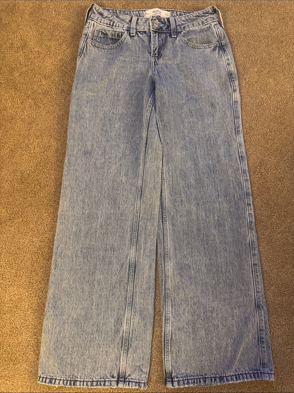 Hollister Women's Light Blue low rise baggy jeans